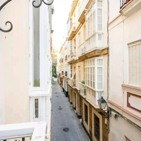 Luminoso Y Centrico * Кадіс