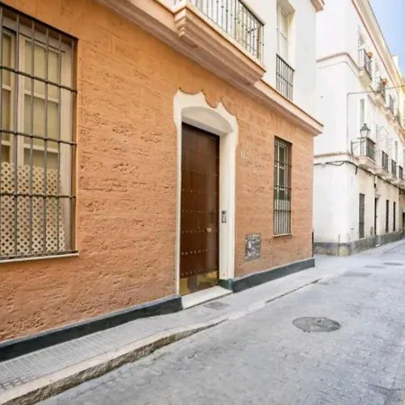 Luminoso Y Céntrico Apartamento Cádiz
